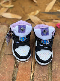 Premium • Hunters 2D Mv765
