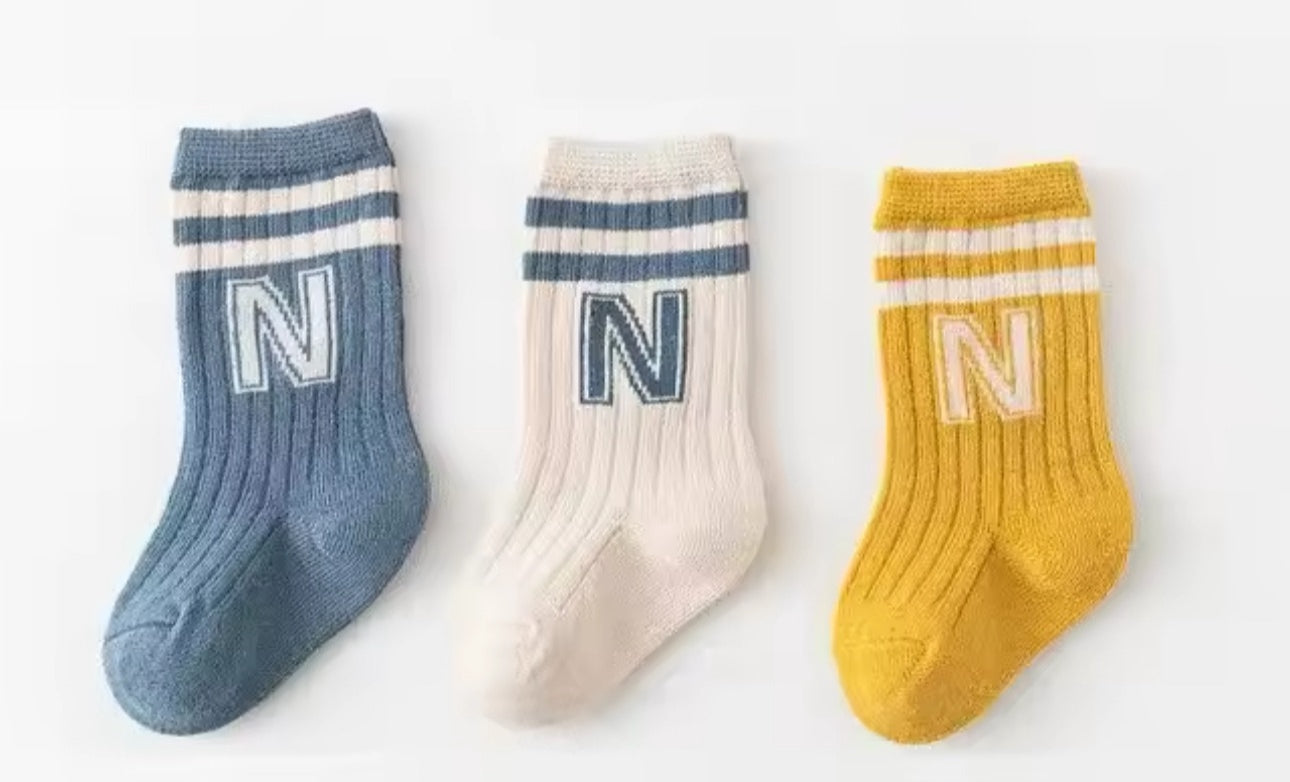 Calceta bebé “N”